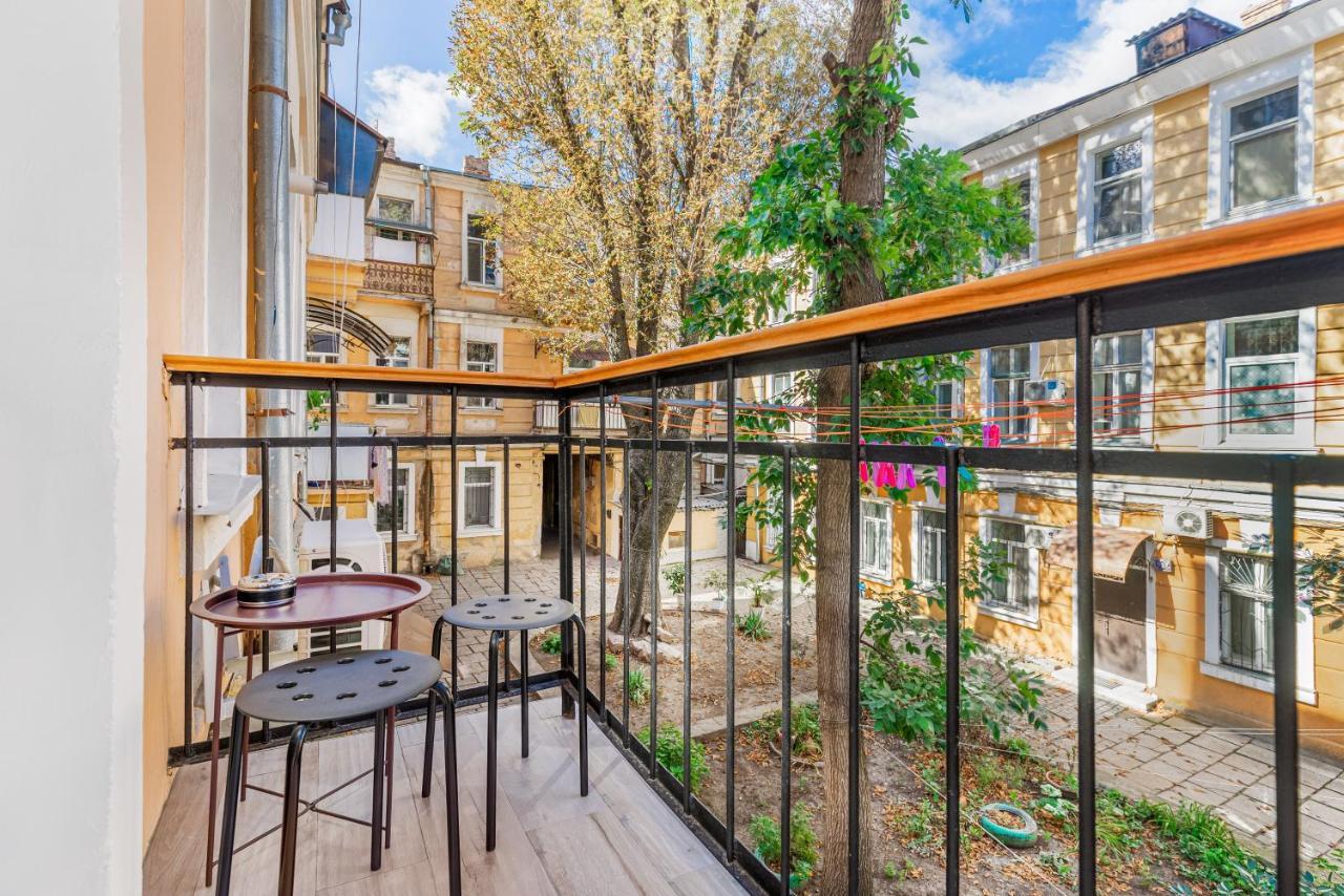 Квартира С Балконом И 2 Спальнями "Na Knyazheskoy" Apartment Odessa Luaran gambar
